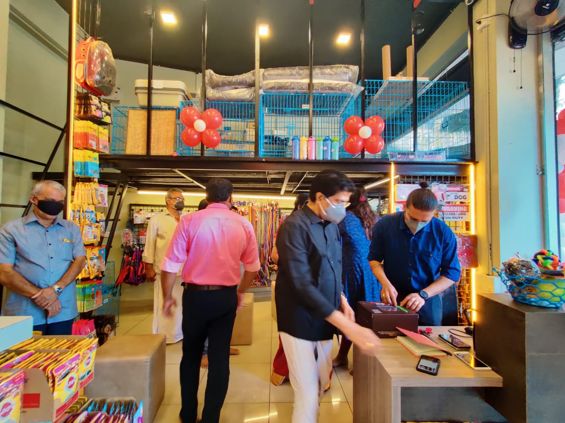 FURRY WAGS CLUB(An Absolute Pet Store)